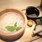 麺匠の心つくし つるとんたん - 釜あげのおうどん　1,020円