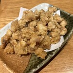 焼き鳥と蕎麦 灯 - コリコリなんこつ揚げ