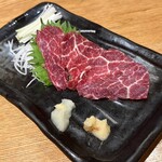 焼き鳥と蕎麦 灯 - 馬刺し霜降り