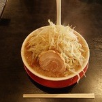 豚斬りらーめん - らーめん（麺大盛り・野菜大盛り・ニンニクなし）…税込730円