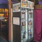 ふるさと居酒屋 村さ来 - ドリンク写真:村さ来 新大阪店 の 【日本酒セラー】
入口すぐの大きな冷蔵庫に
厳選日本酒を常時揃えています。