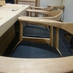 鮨 はしもと - 椅子。