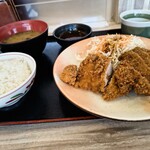 街かど屋 - 料理写真:日替わり定食　豚かつ＆鶏かつ定食