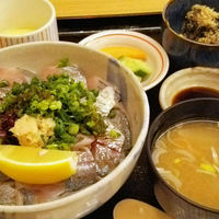 丸新 - アジたっぷり丼