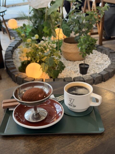 Cafe+82 Oosaka ten - Yotsubashi/Cafe | Tabelog