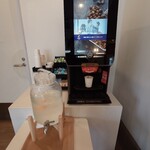 コンフォートイン - ドリンク写真:レモン水 と コーヒー サービス