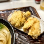 うどん 丸香 - とり天がデカい♪
            そして、２日連続で天ぷらなの、後から気づいた（笑）