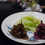 北新地 湯木 - 2015.3　香の物  春キャベツ 柴漬け 山菜昆布