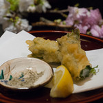 北新地 湯木 - 2015.3　揚げ物   白魚大葉巻き