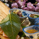 北新地 湯木 - 2015.3　座付膳  金竹皮敷八寸盛り込み