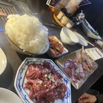 焼肉と料理シルクロード - 山芋キムチ、サガリ、上サガリ、中落ちカルビ（多分）