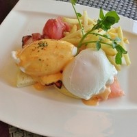 R restaurant & bar - エッグベネディクト　1580円