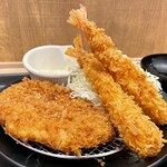 松屋 - 料理写真:トンカツエビフライ2本