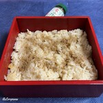 ロピア - ごはんに山椒をふり