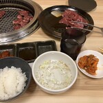 やきにく 牛三 おおつか - 