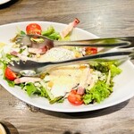 天ぷらとおでん個室居酒屋 天串 - 半熟卵のシーザーサラダ