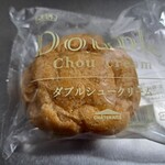 シャトレーゼ - 料理写真:ダブルシュークリーム(129円)