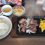 ビーフインパクト - 料理写真: