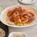 えびせい - 海鮮サラダ。いや、いや、野菜よりも刺身大漁です！