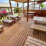 えびせい - テラス席はこの季節快適です