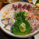 こごみ庵 - 6種類の刺身が綺麗に盛られている