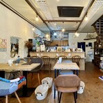 icoi BA Re:Cell - お店・２Ｆは満席。