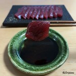 ユニバース - 天然生本鮪の赤身の刺身を弓削田の吟醸生醤油で