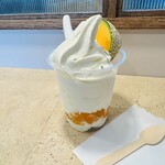 アディクト オ シュクル - 山一ファームの完熟メロンソフトパフェ　814円