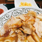 らぁ～麺 まるわ - この“肉玉”は後々効果を発揮します。