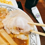 らぁ～麺 まるわ - 豚バラチャーシューは柔らかくて美味しいけど、もうちょい厚めでも⁉️