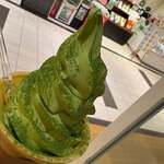 新井園本店 - 料理写真:濃厚抹茶ソフトクリーム