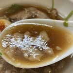自家製麺中華そば 今里 - 天かすみたいな背脂、コイツで味がマロヤカ〜ん
