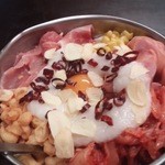 Takoyaki Okonomiyaki Gouchan - 豚、唐辛子、キムチ、ニンニクなどが入ったガツンとビールによくあう大将焼き！