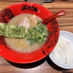 ラー麺 ずんどう屋 - 料理写真:元味ラーメン と ご飯 小