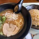 麺屋　志 - 料理写真:半炒飯セット(中華そば)