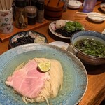 金沢濃厚煮干豚骨 伊乃心 - 