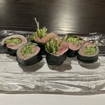 魚金寿司 すゞ木 - 本日の光り物ガリ巻き　850円（小肌）