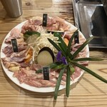 地鶏食堂 - 料理写真:出たー！ヤリスギたー！