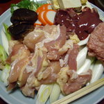 Raku - 鍋の純系名古屋コーチンと野菜類。