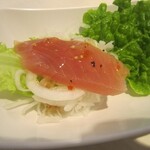 魚べい - 料理写真:レタス包み・大切りまぐろ