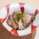 手打ち蕎麦 雷鳥 - 2026.6 鴨おろしポン酢（715円）手羽元のコリコリした部位
