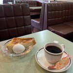 喫茶 新潟 - モーニング時間は頼んだドリンク代だけでトーストとゆでタマゴつき
