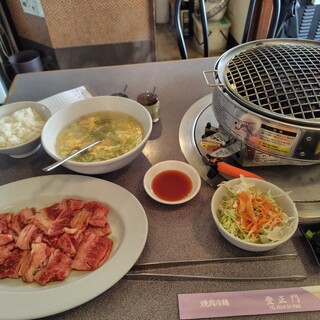 登正門 - 料理写真:カルビ焼肉セット