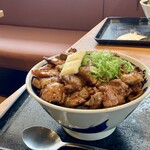 カルビ丼とスン豆腐専門店 韓丼 - 料理写真:スタミナ鶏バター丼（大盛り）
