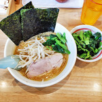 ラーメン みのろ - 料理写真:みそラーメンｗｉｔｈ青葉