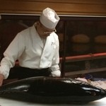 屋形船 すずよし - マグロの解体が始まるよ〜（≧∇≦）