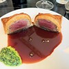 ラ・ボンヌターブル - 蝦夷鹿のパイ包み、赤ワインソース