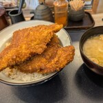 熟成かつ 天膳 - お味噌汁は濃い目で美味しい