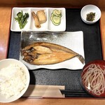郷土料理 海幸 - 焼魚定食（ほっけ）