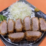 豚香王国 井しん - 復活！！あっさりとコクのあるヒレ肉の味わい!!
（ライス、吸い物、香物付）